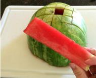 How to cut a watermelon correctly so that it becomes a highlight on your table