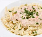 Pasta with salmon in creamy sauce Recipe for pasta with red fish