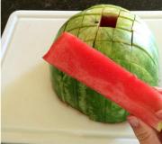 Kako pravilno rezati lubenicu da postane vrhunac vašeg stola